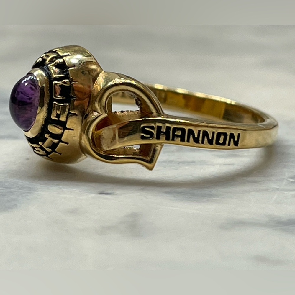 VTG 1999 LaSalle High School Class Ring Shamrock Gold plated purple Stone Sz 6 - Picture 3 of 12